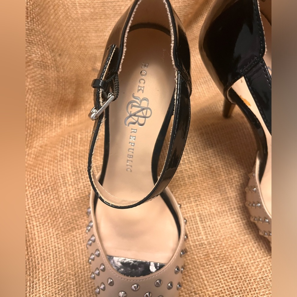 ROCK & REPUBLIC Studded Platform Stiletto Black/Cream w/Ankle Buckle  Size 7 - Picture 8 of 11
